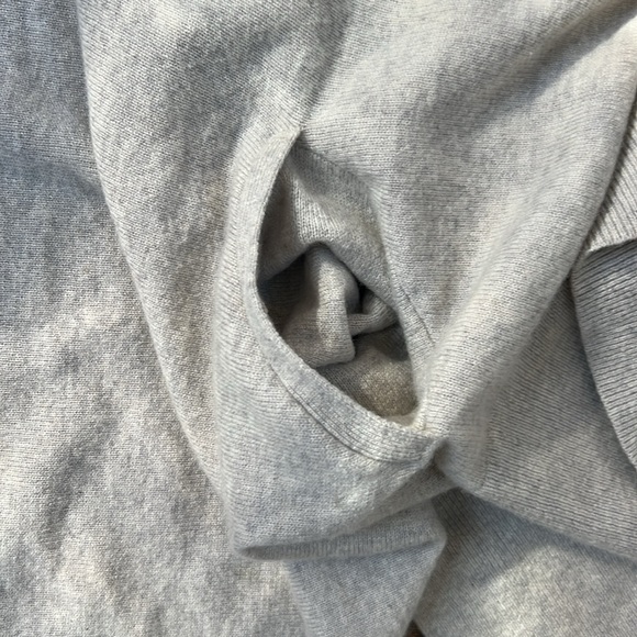 Club Monaco Cashmere Cape Size X-Small - Picture 5 of 9